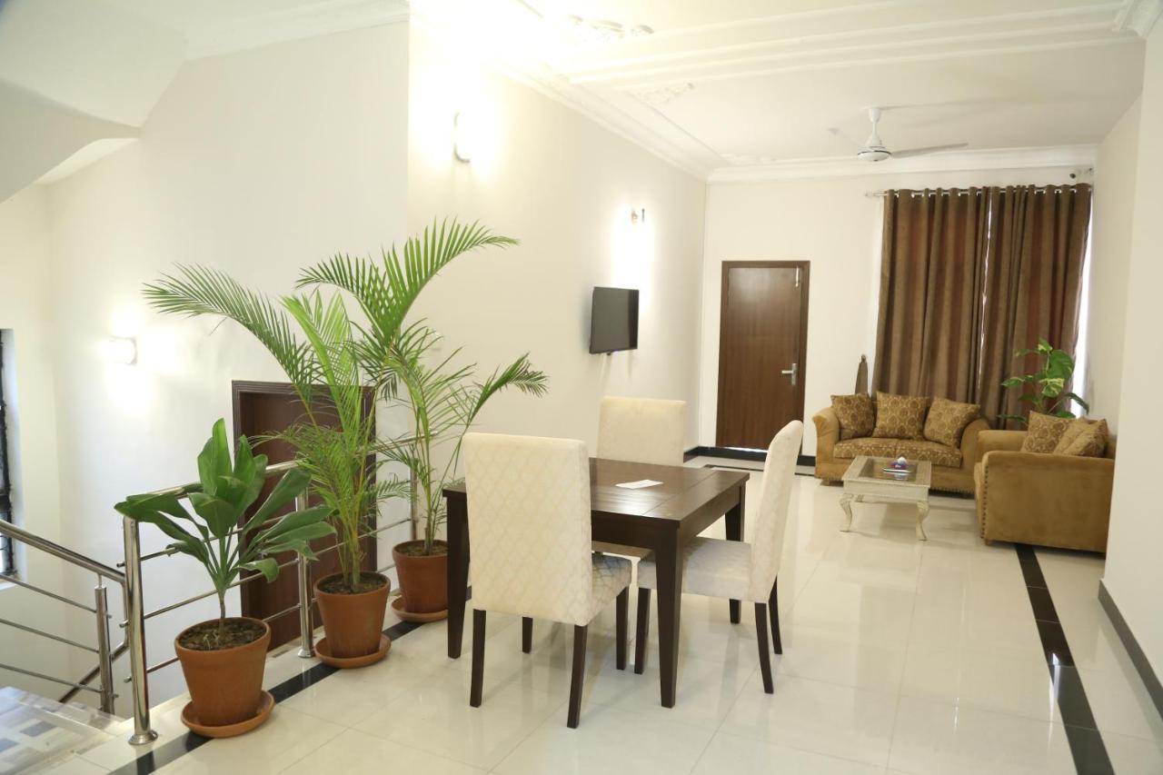 Royal Grace Guest House อิสลามาบัด ภายนอก รูปภาพ
