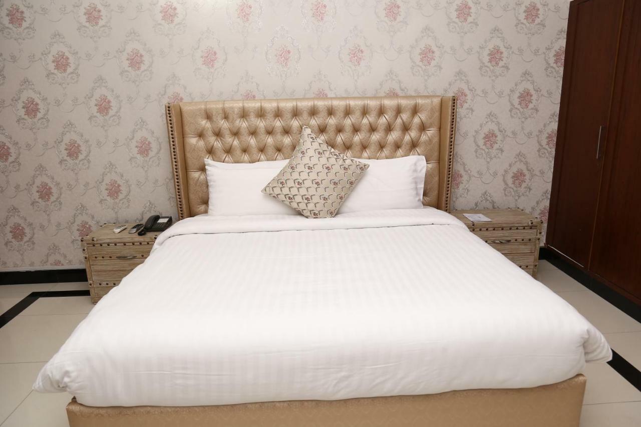 Royal Grace Guest House อิสลามาบัด ภายนอก รูปภาพ